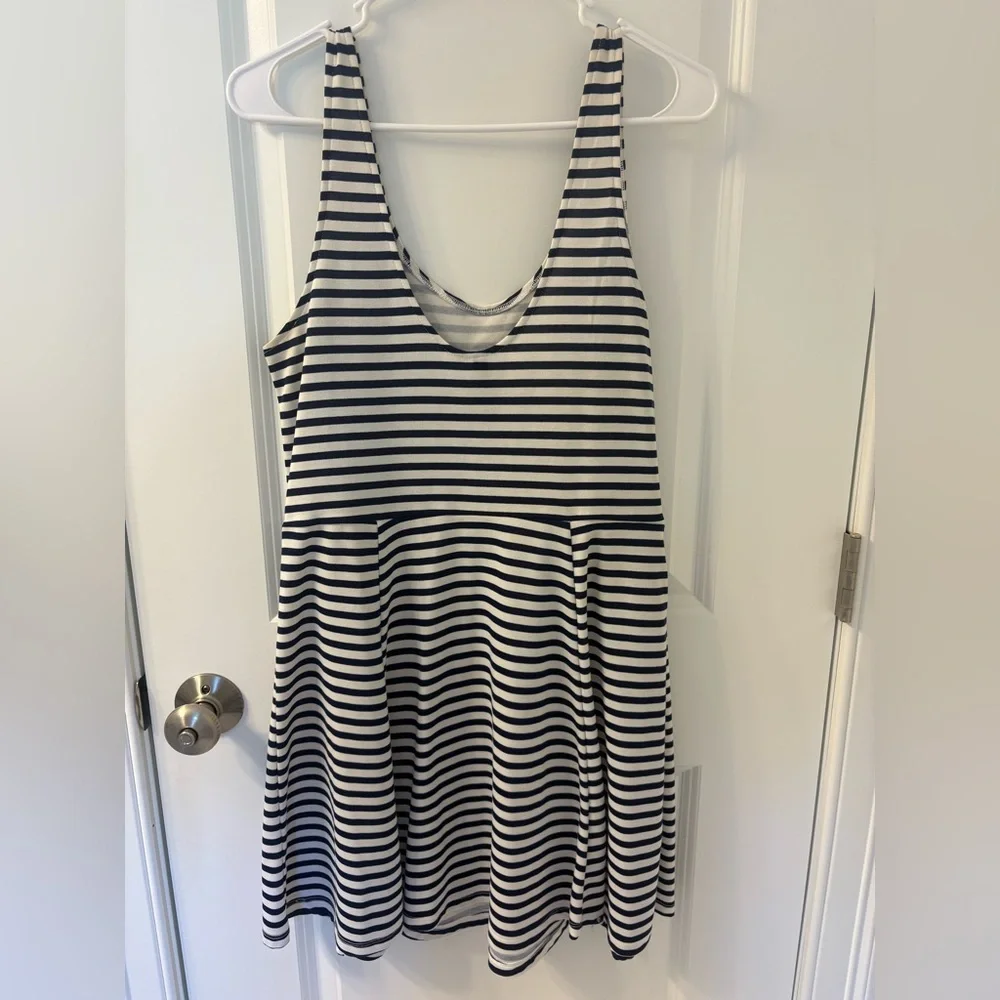 Bundle of Dresses - Picture 4 of 7